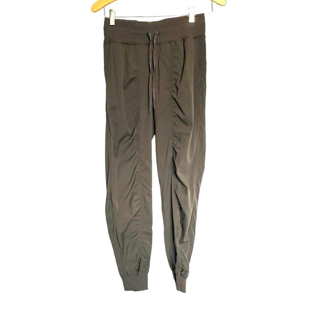 Lululemon Dance Studio Jogger Pull On Pants Olive Green Gym Athletic Size 4